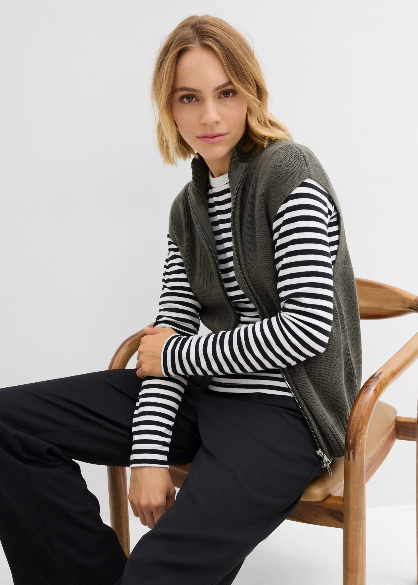 mouwloos-vest-127ldh.webp mouwloos vest - Afbeelding 1