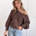 off shoulder trui