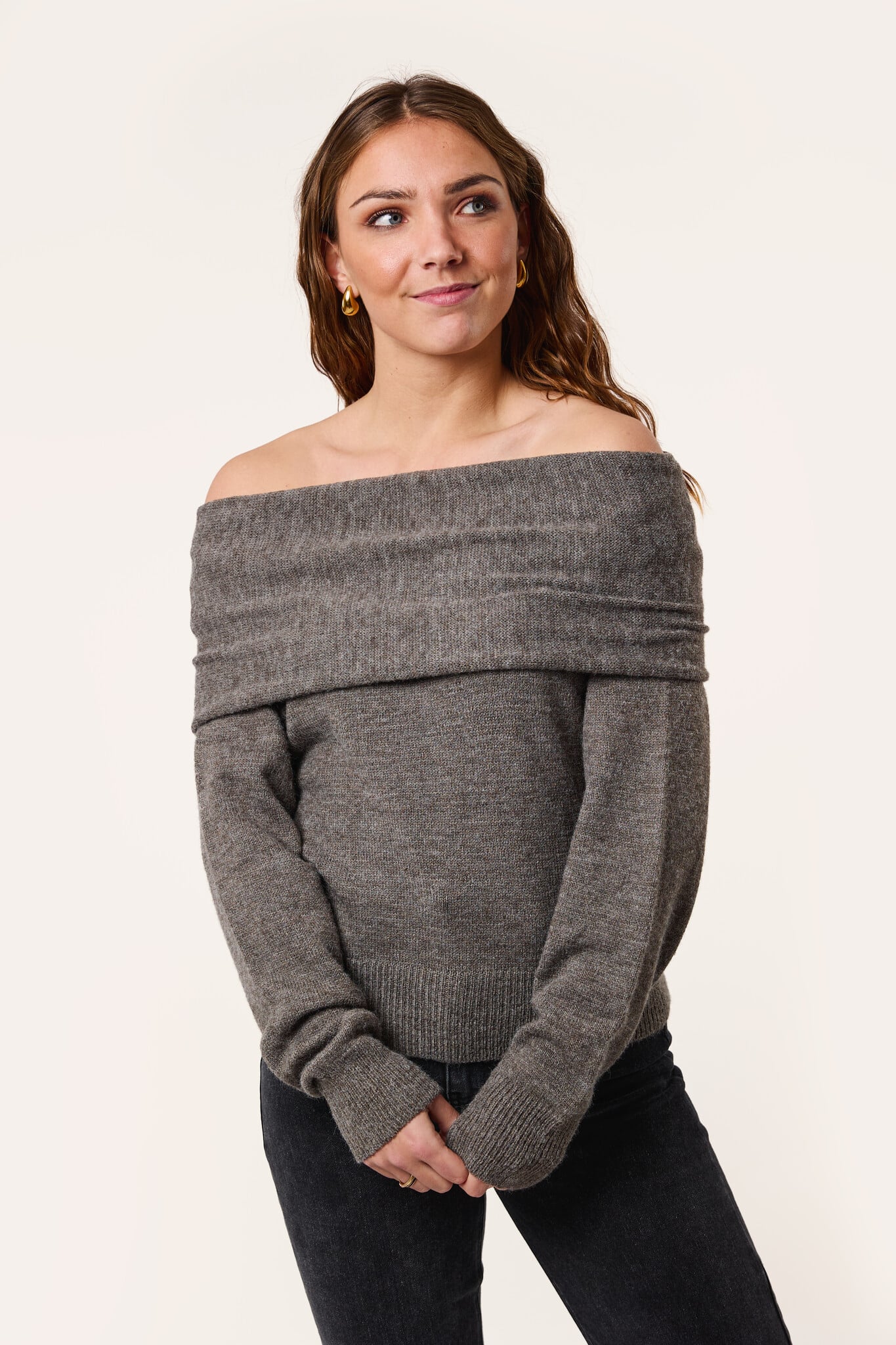 off-shoulder-trui-908cqf-1.jpg off shoulder trui - Afbeelding 1