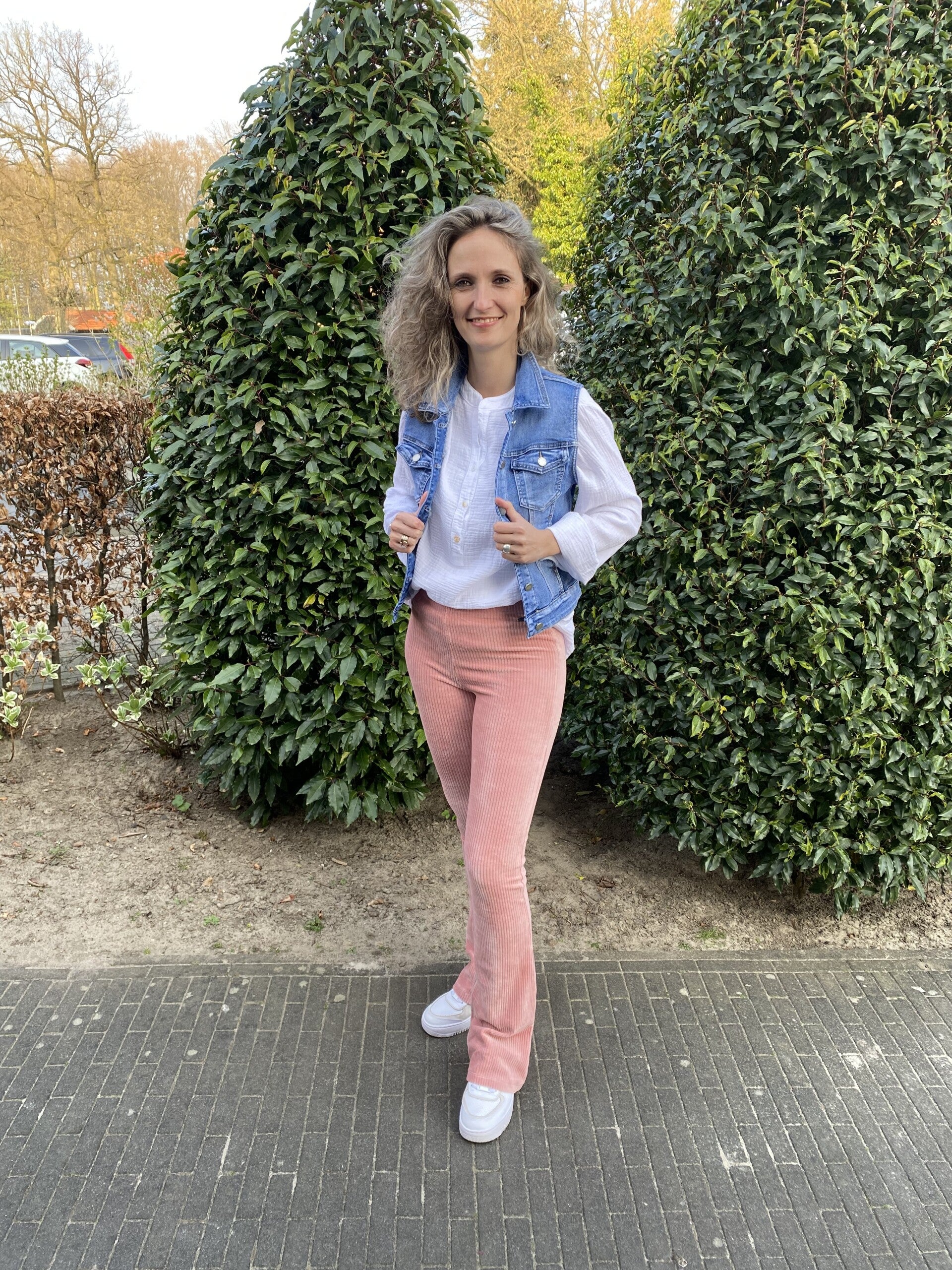 spijkergilet-103cms-1.jpg spijkergilet - Afbeelding 1