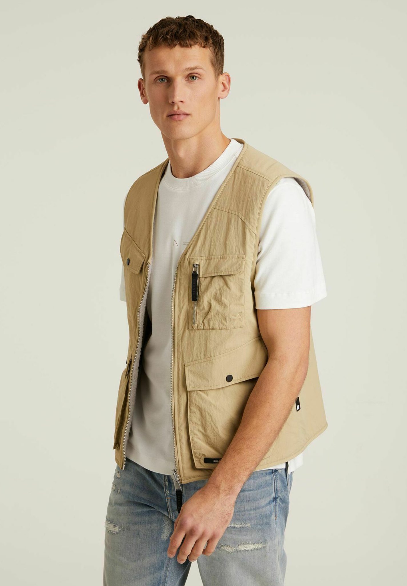 vest-beige-485mgh-1.jpg vest beige - Afbeelding 1